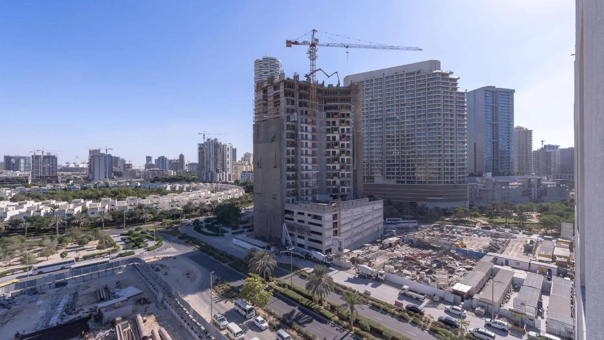 Exceptional Studio In Rokane G25 Good For 2 Dubai Apartment