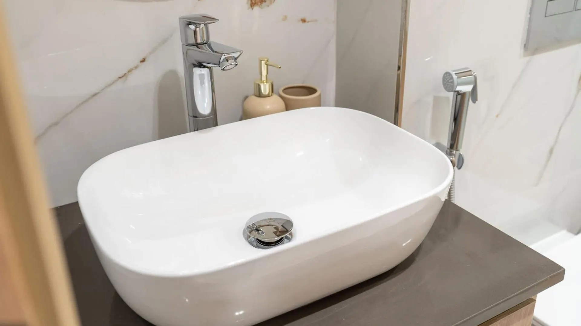 Apartment Exceptional Studio In Rokane G25 Good For 2 Dubai