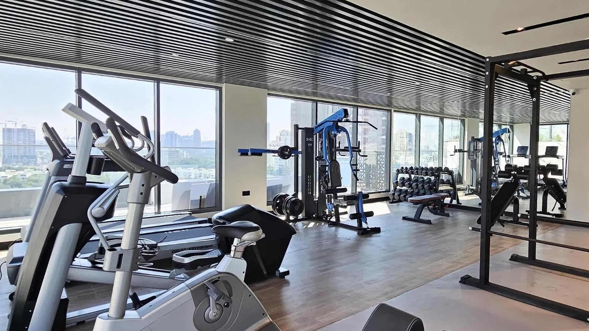 Apartment Exceptional Studio In Rokane G25 Good For 2 Dubai